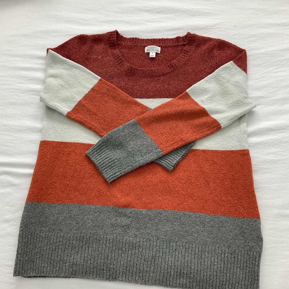 Market & Spruce size M long sleeve sweater. Never worn. Washed once